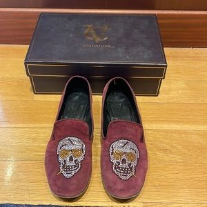 Vince Camuto signature skull smoking flat